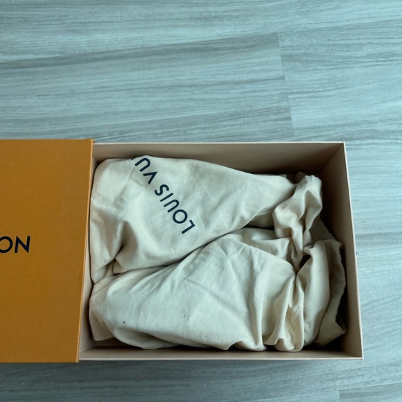 Authentic Louis Vuitton Runaway Leather Sneakers - Picture 2 of 12